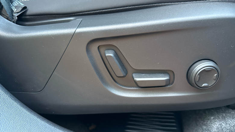 Volvo XC40 2.0 B3P Plus Black Edition 5dr Auto Petrol Estate